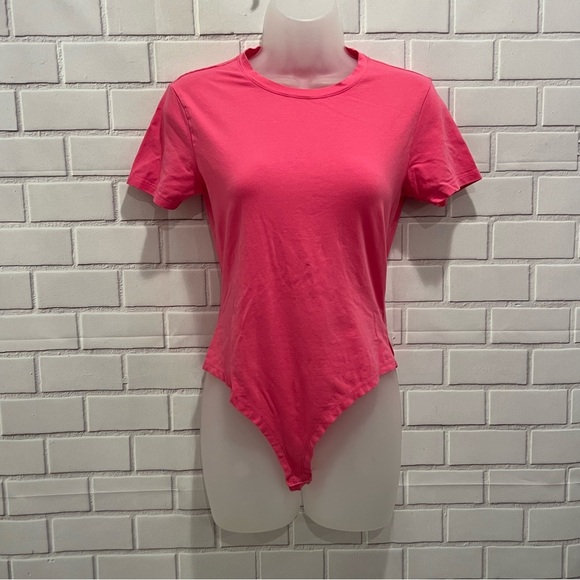 Pink Short Sleeve Bodysuit/size M - Picture 1 of 9